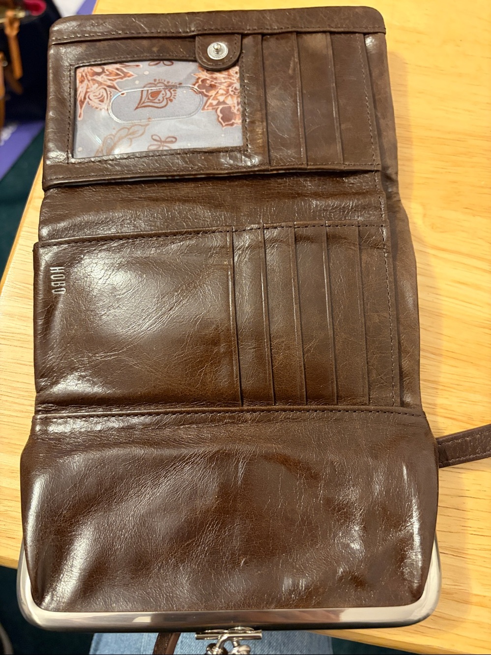 Classic Hobo Brand Brown Leather Crossbody Bag with matching wallet - Picture 5 of 7